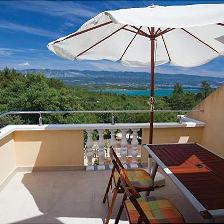 Amazing Apartment In Malinska With Kitchen Exterior foto